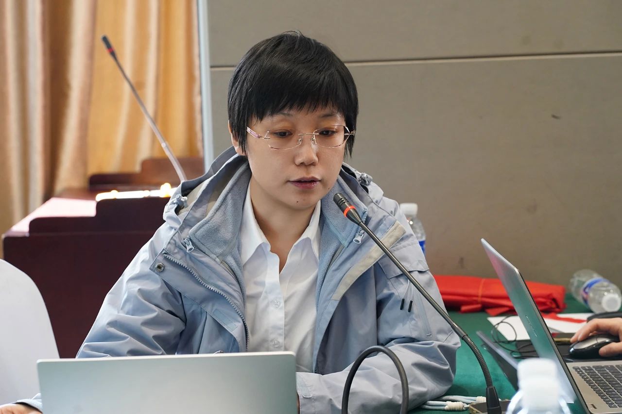 卢宁 讲话.jpg